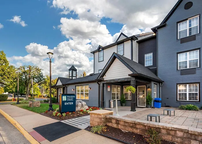 Pet Friendly hotel: Mainstay Suites Sterling Near Dulles Town Center